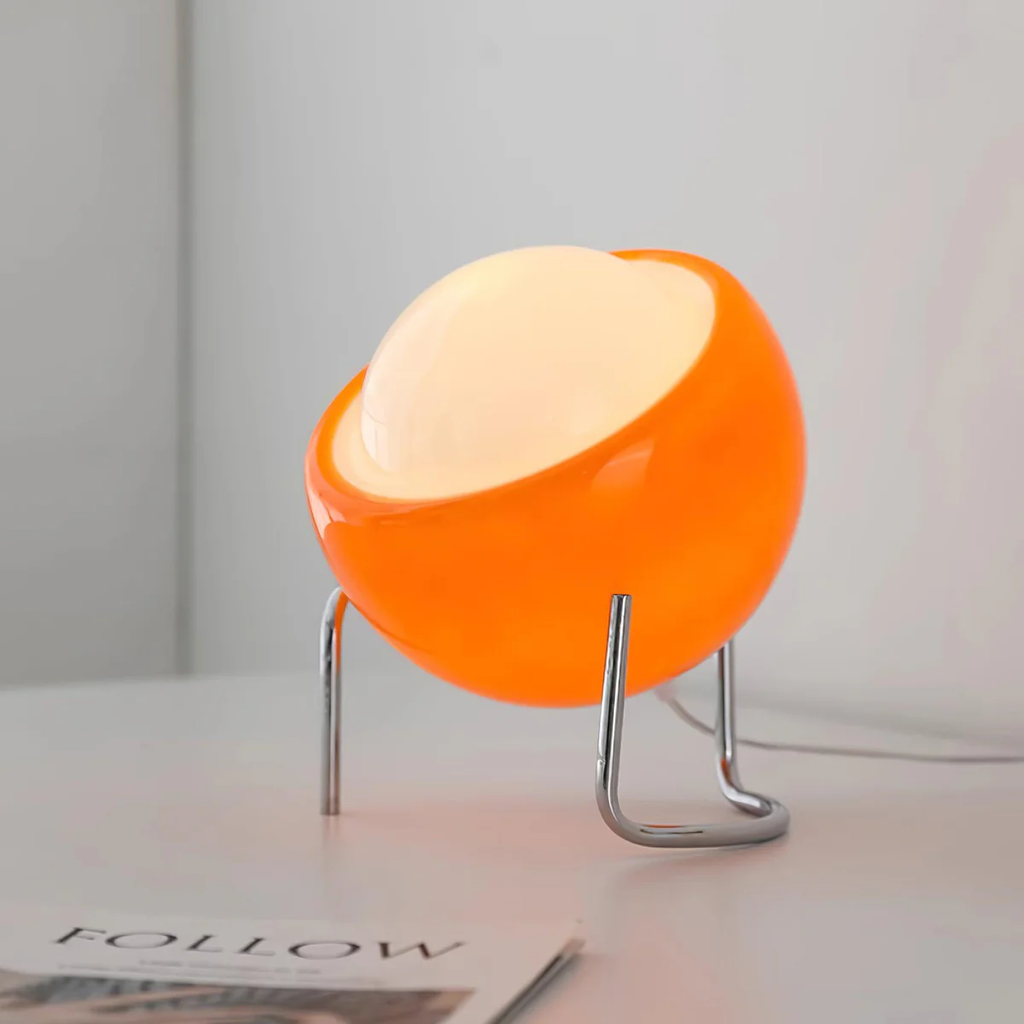 Lámpara cristal macaron naranja encendida